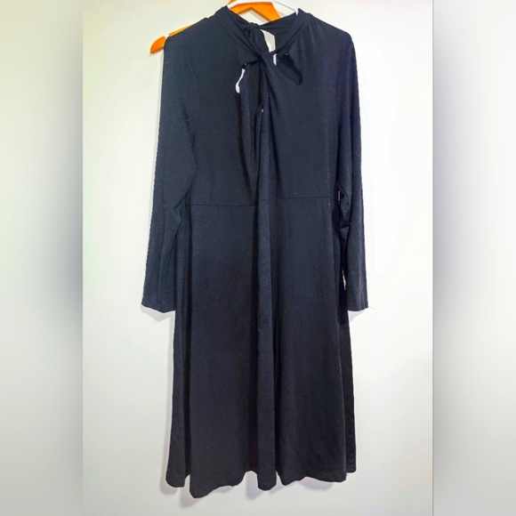 Elegant Black Plus Size Dress With Front and Back Cutouts - 3x/18 - Picture 1 of 4